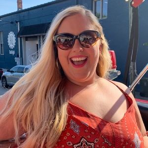 Meet your Posher, Leslie